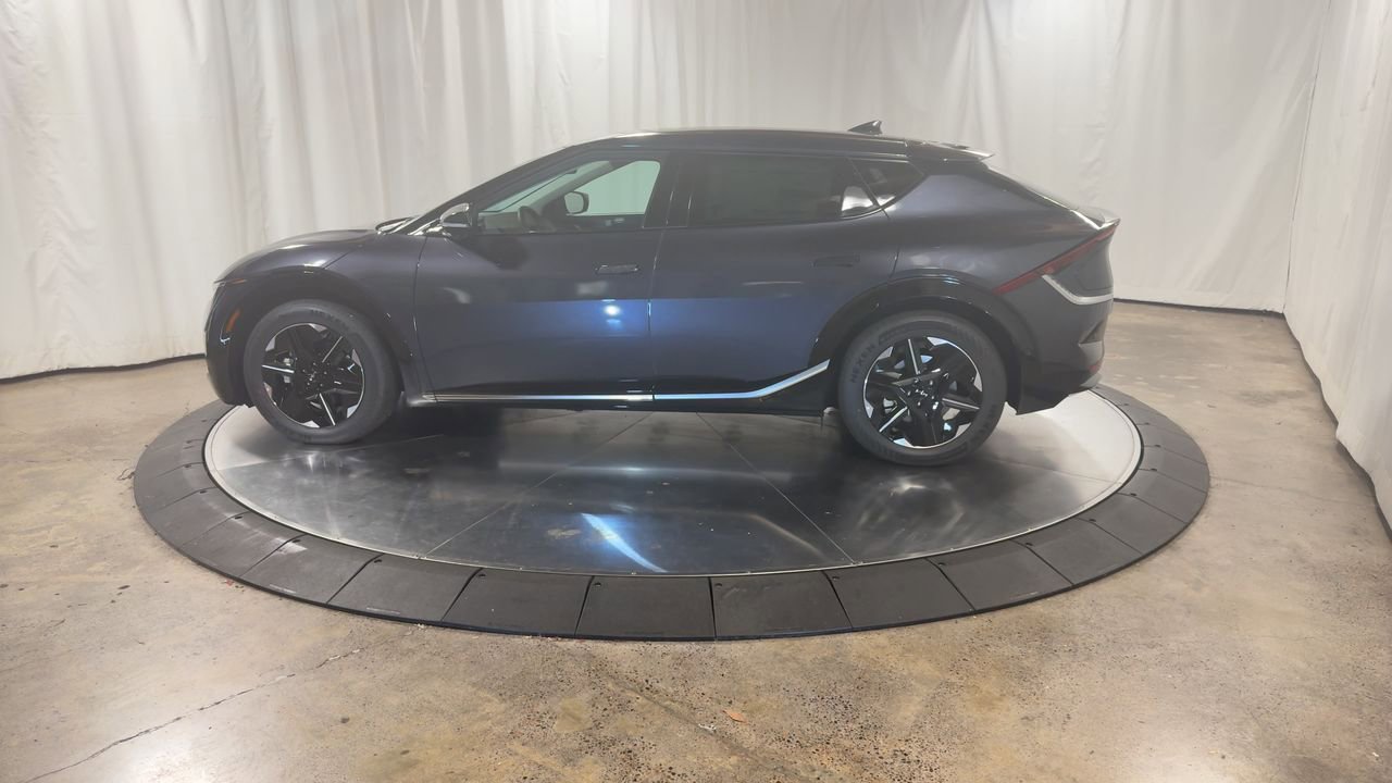 New 2025 Kia EV6 Wind image 7