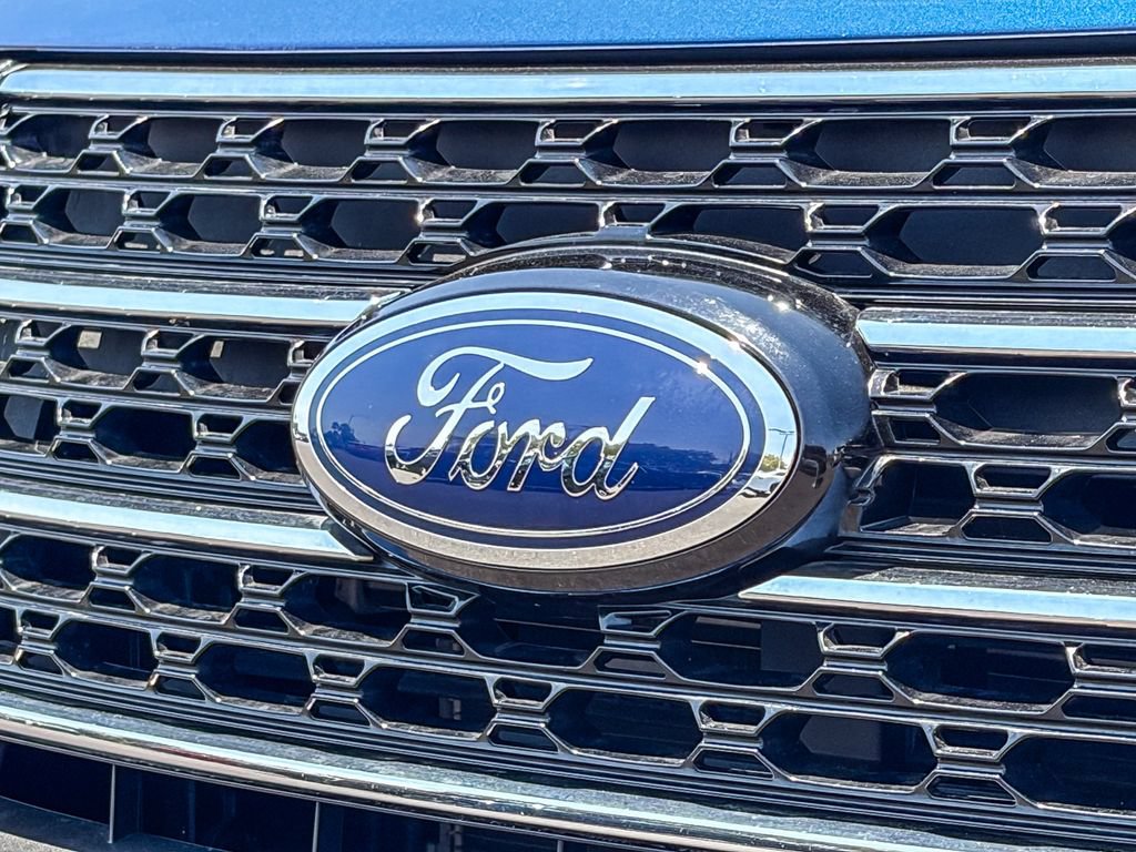 Used 2020 Ford Explorer XLT RWD image 11