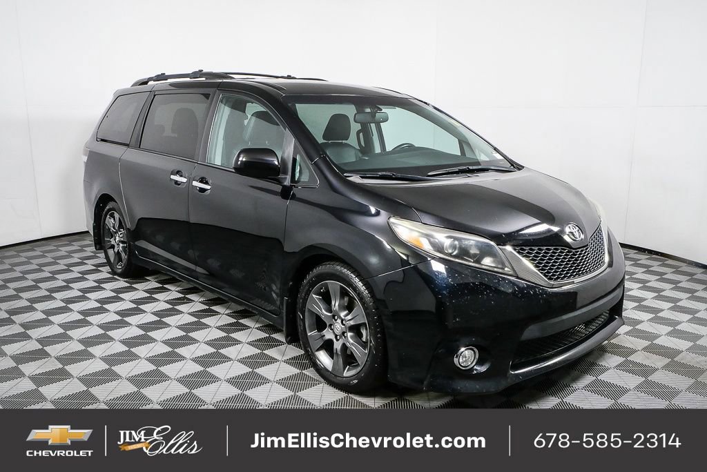 Used 2016 Toyota Sienna SE image 25