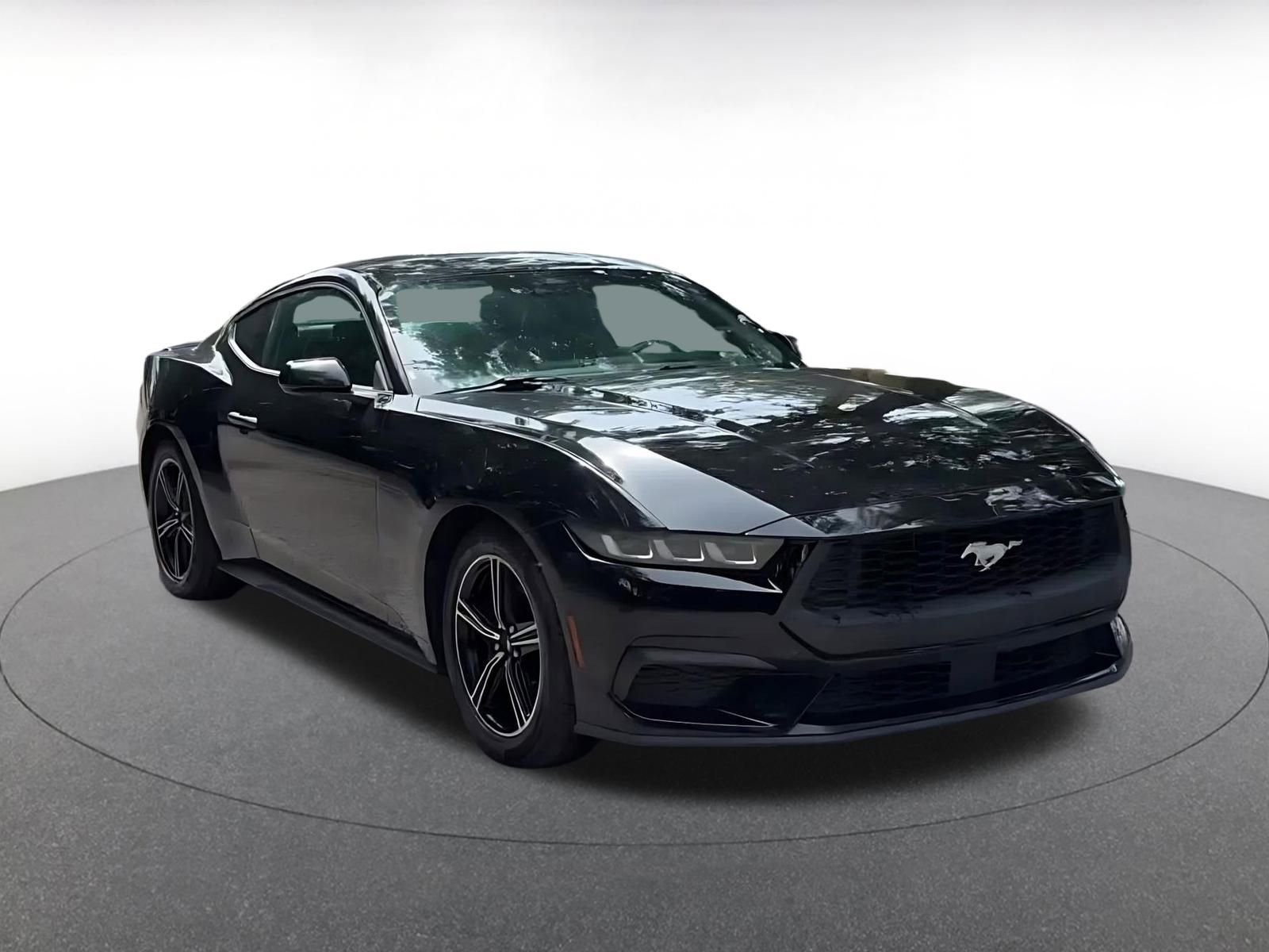 Used 2024 Ford Mustang Premium image 3