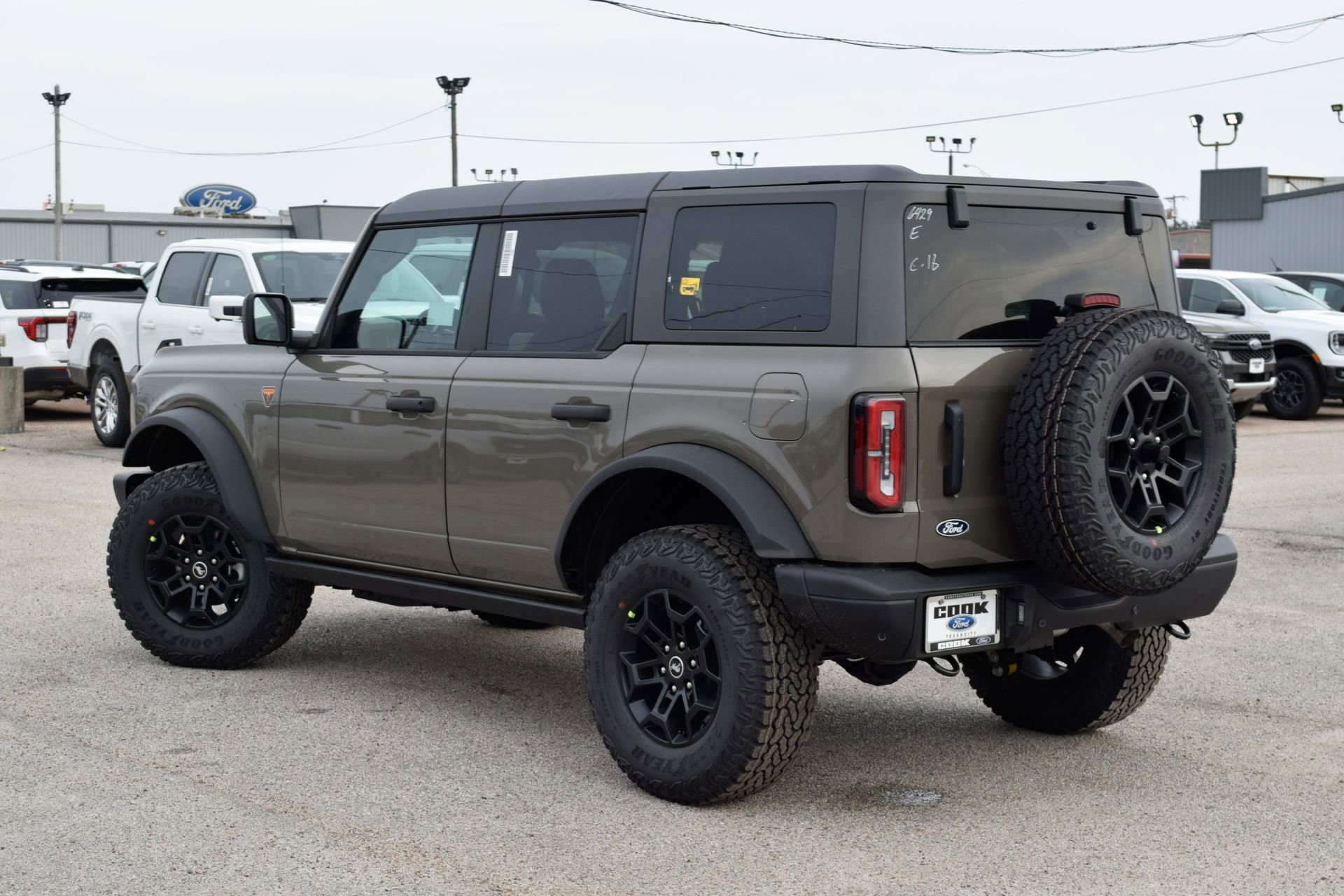 New 2026 Ford Bronco Badlands AWD/4WD image 4