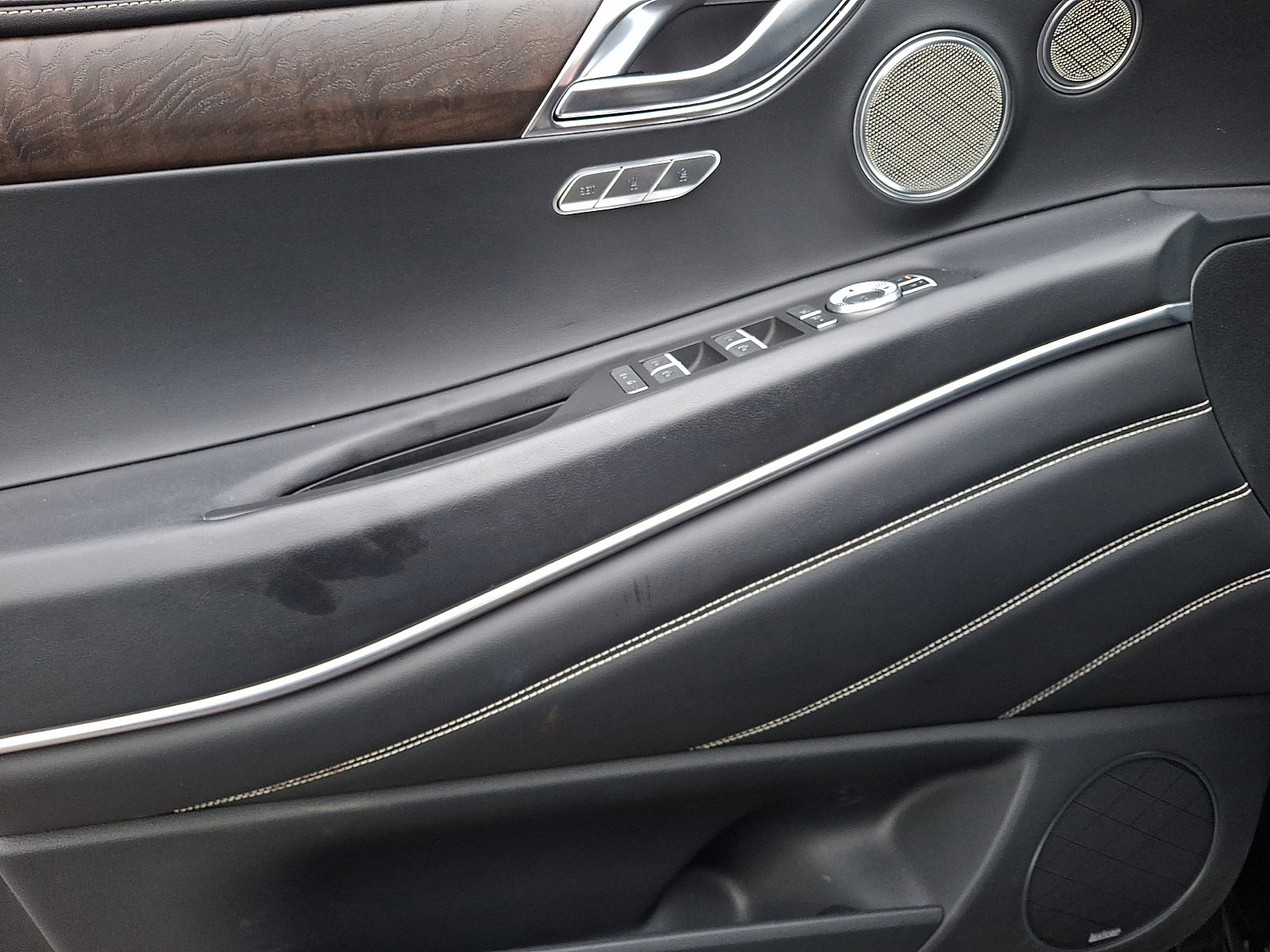 Certified 2024 Genesis GV80 2.5T w/ Prestige Package AWD/4WD image 13