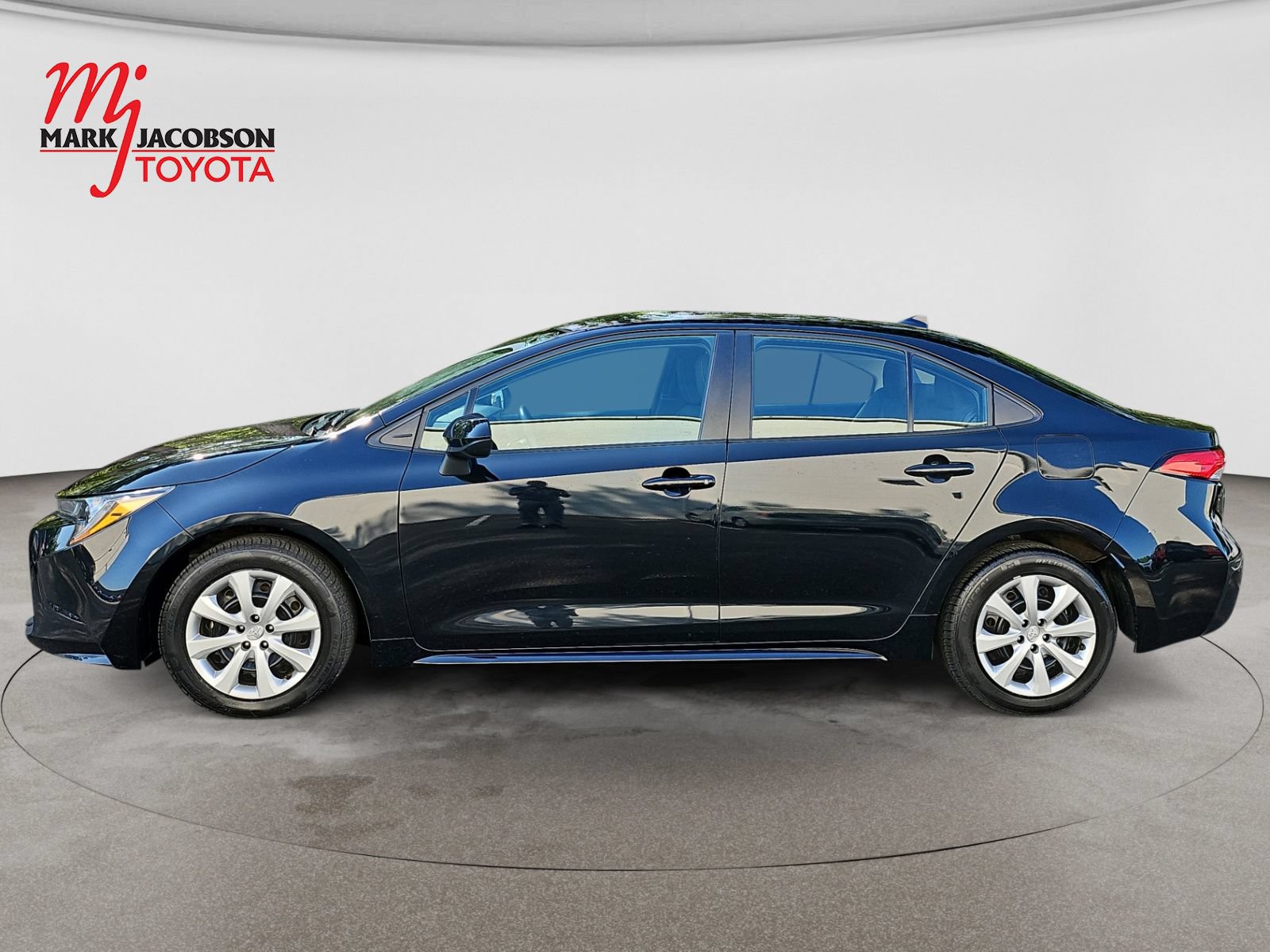 Used 2024 Toyota Corolla LE FWD image 15