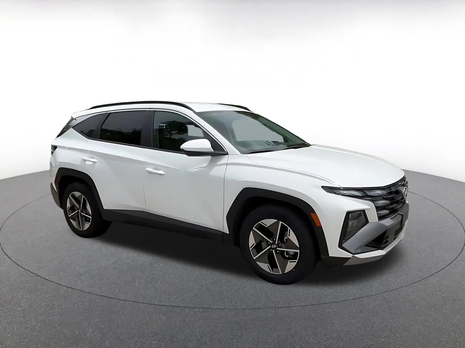 Used 2025 Hyundai Tucson SEL FWD image 2