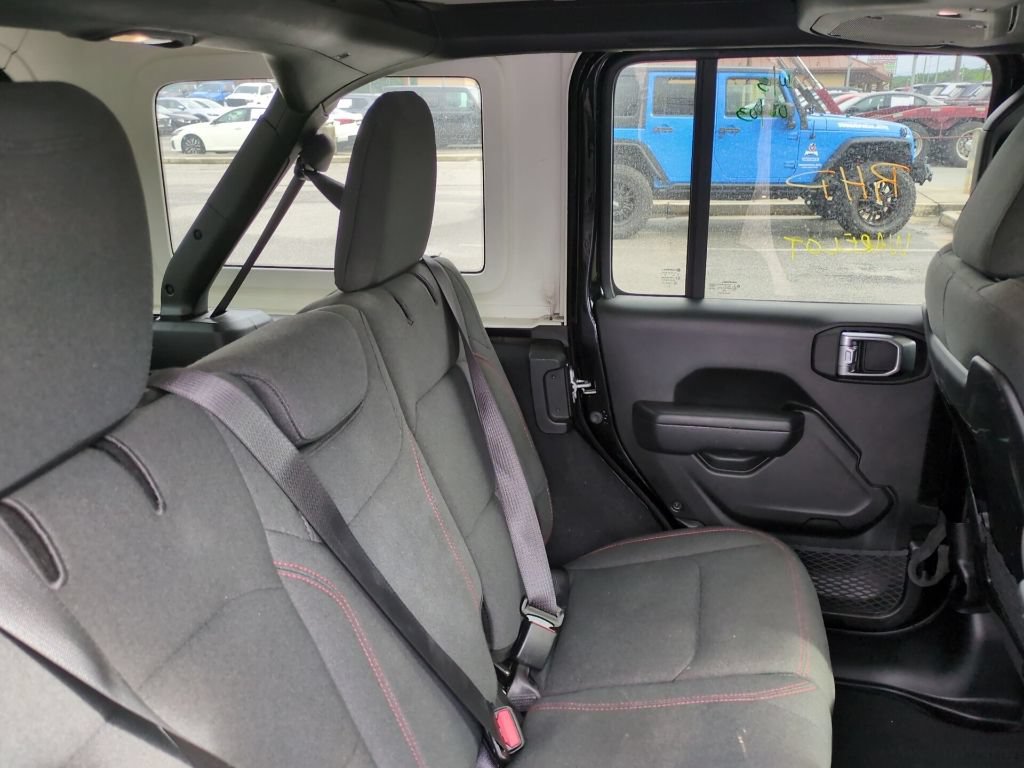 Used 2025 Jeep Wrangler Unlimited Rubicon AWD/4WD image 11