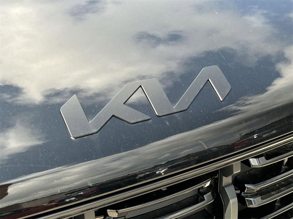 Certified 2025 Kia Sorento SX Prestige image 16