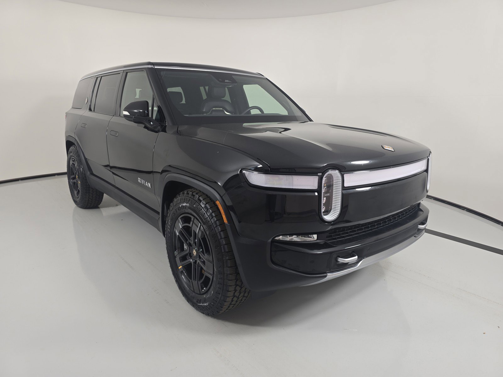 Used 2024 Rivian R1S Adventure AWD/4WD image 7