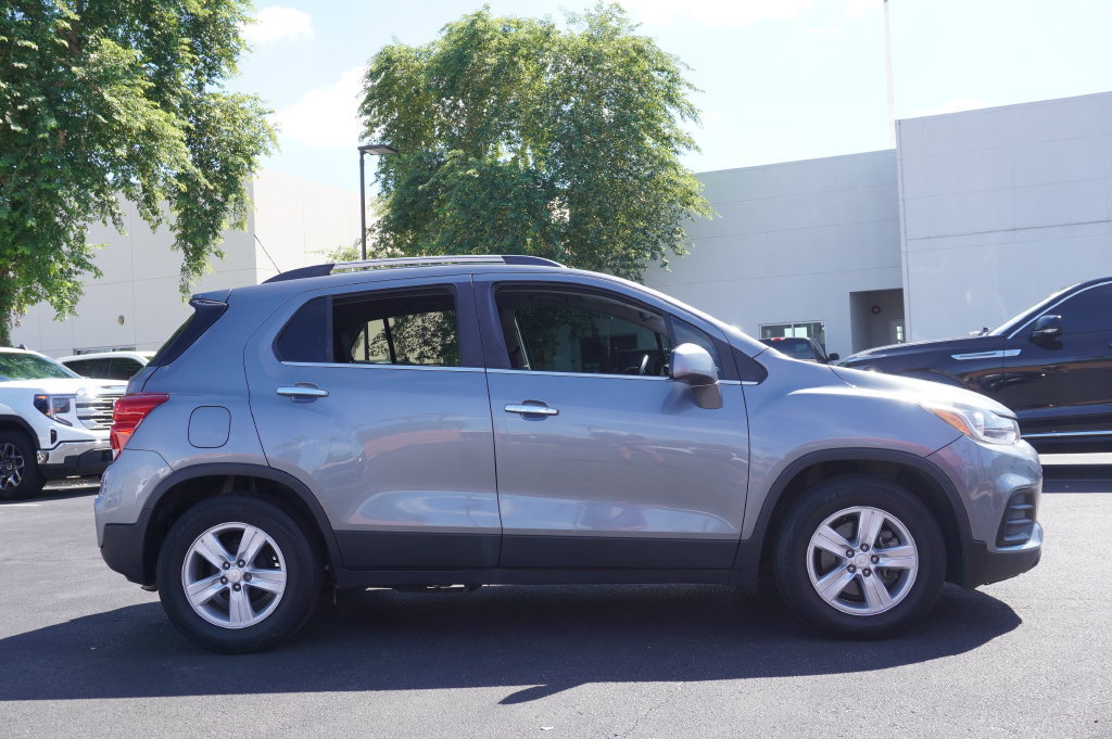 Certified 2020 Chevrolet Trax LT w/ LT Convenience Package FWD image 6