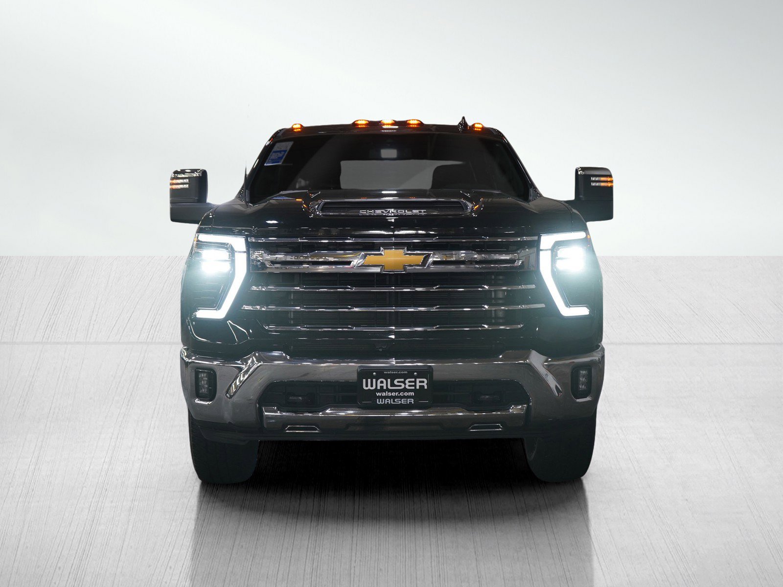 Used 2024 Chevrolet Silverado 3500 LTZ w/ LTZ Convenience Package image 8