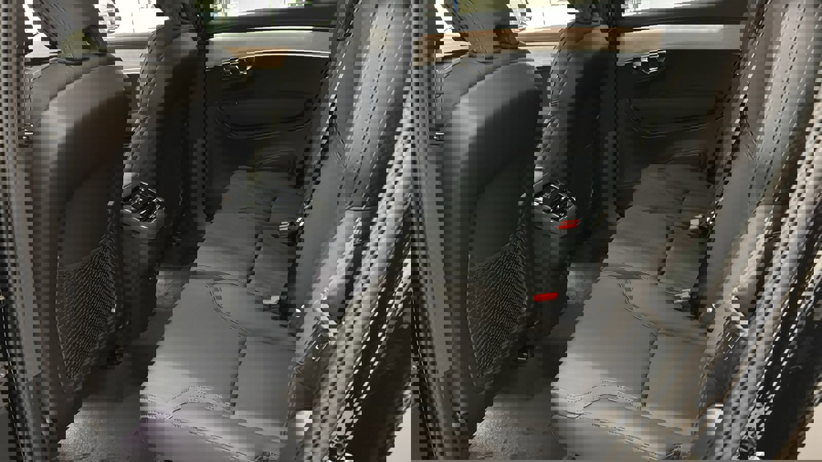 New 2026 Volvo XC90 B6 Plus w/ Protection Package Premier image 27