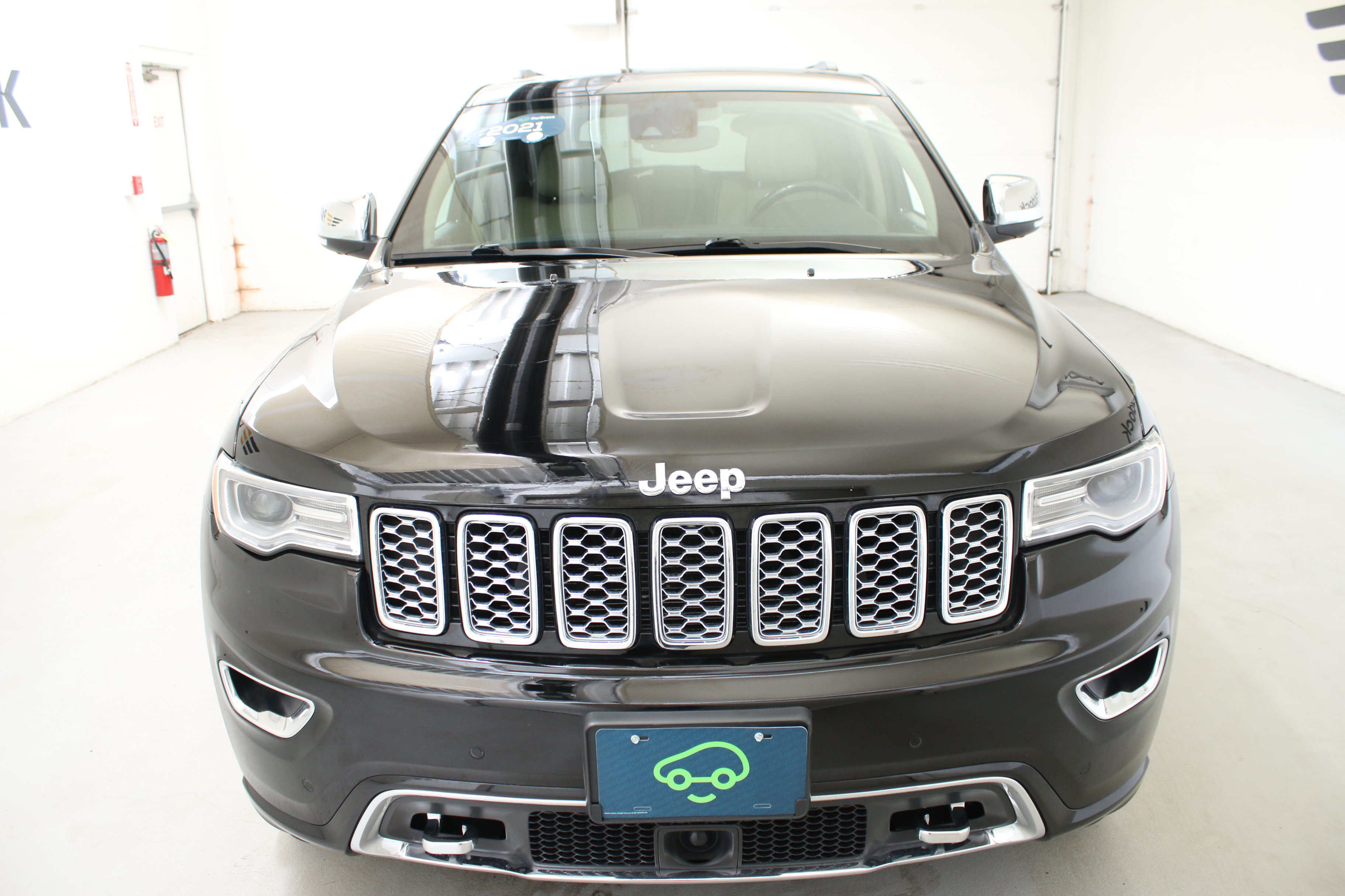Used 2021 Jeep Grand Cherokee Overland AWD/4WD image 3