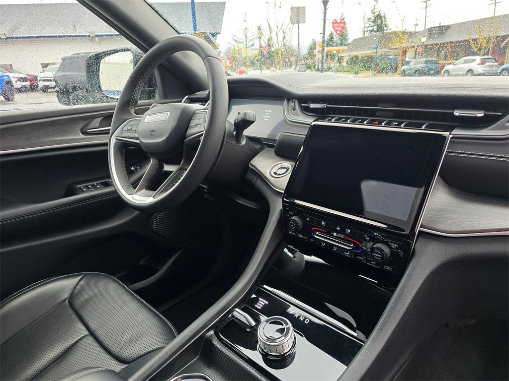 Used 2024 Jeep Grand Cherokee L Limited w/ Luxury Tech Group II image 13