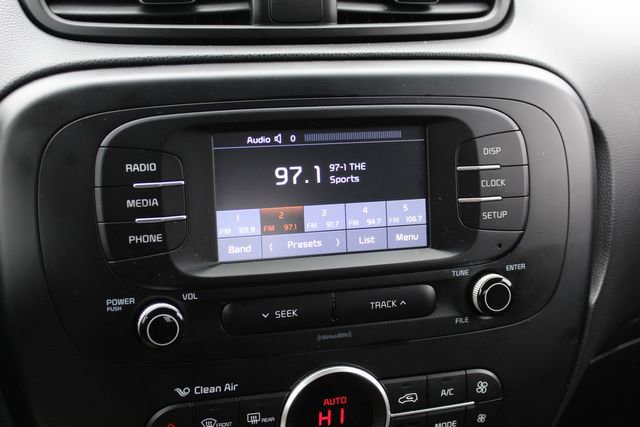 Used 2017 Kia Soul + image 21