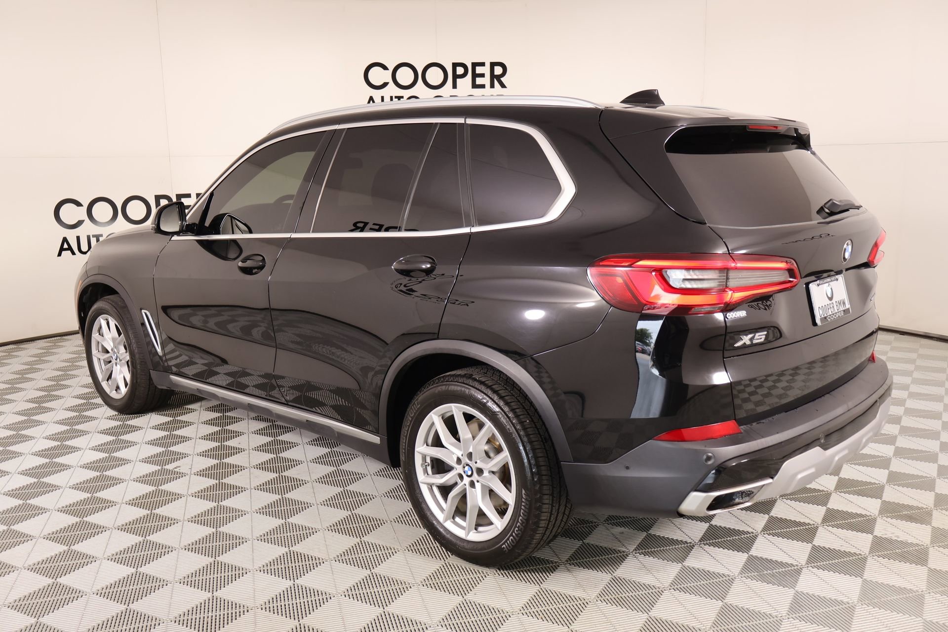 Used 2020 BMW X5 sDrive40i w/ Convenience Package RWD image 24