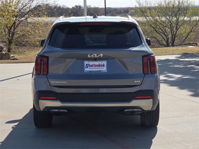 Used 2025 Kia Sorento EX image 7