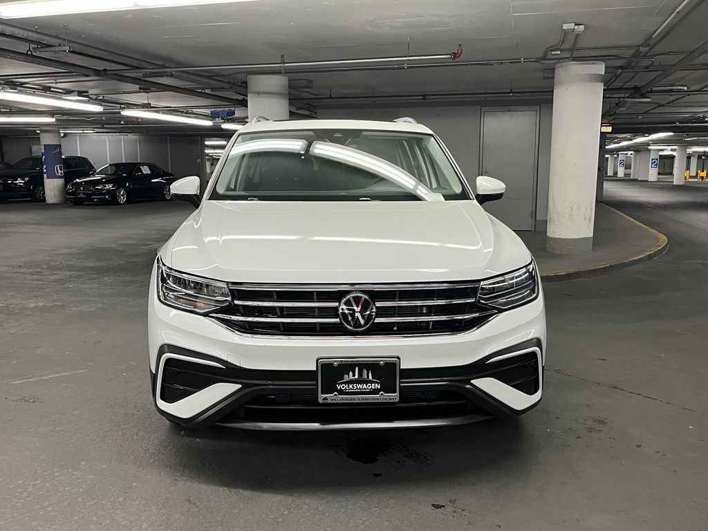 Used 2023 Volkswagen Tiguan SE w/ Panoramic Sunroof Package FWD image 33