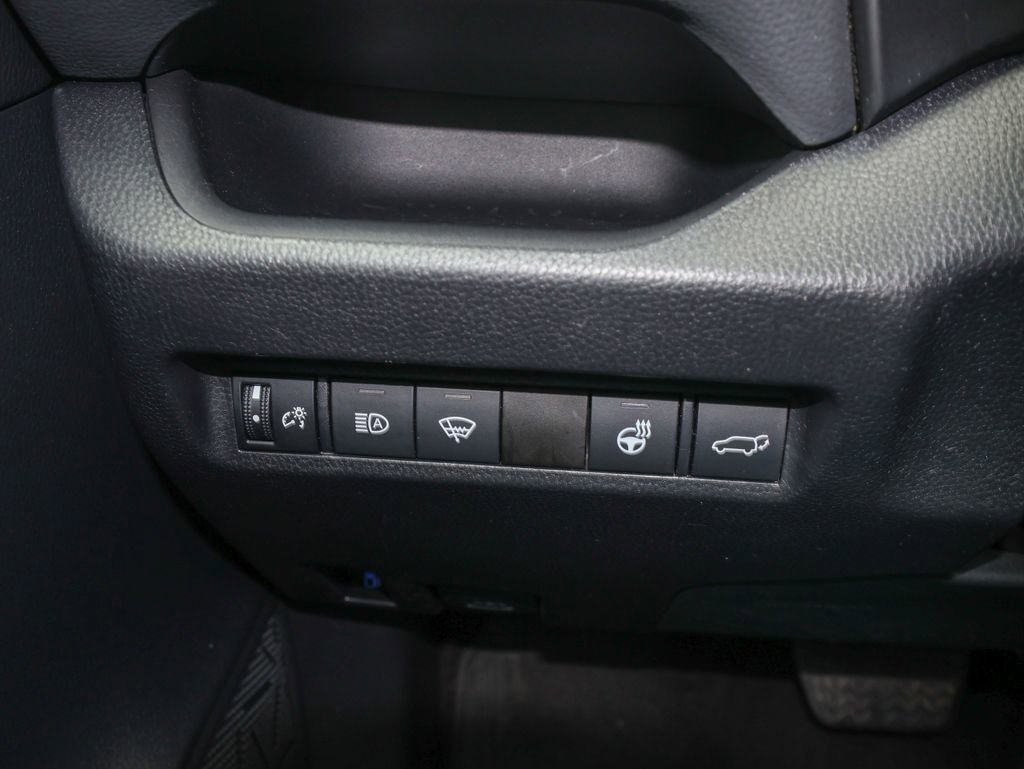 Used 2022 Toyota RAV4 XLE w/ Convenience Package AWD/4WD image 27