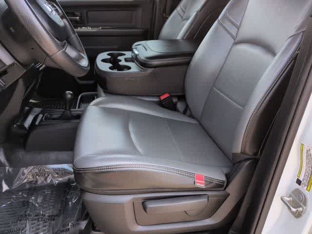 Used 2024 RAM 5500 Tradesman w/ Chrome Appearance Group AWD/4WD image 17