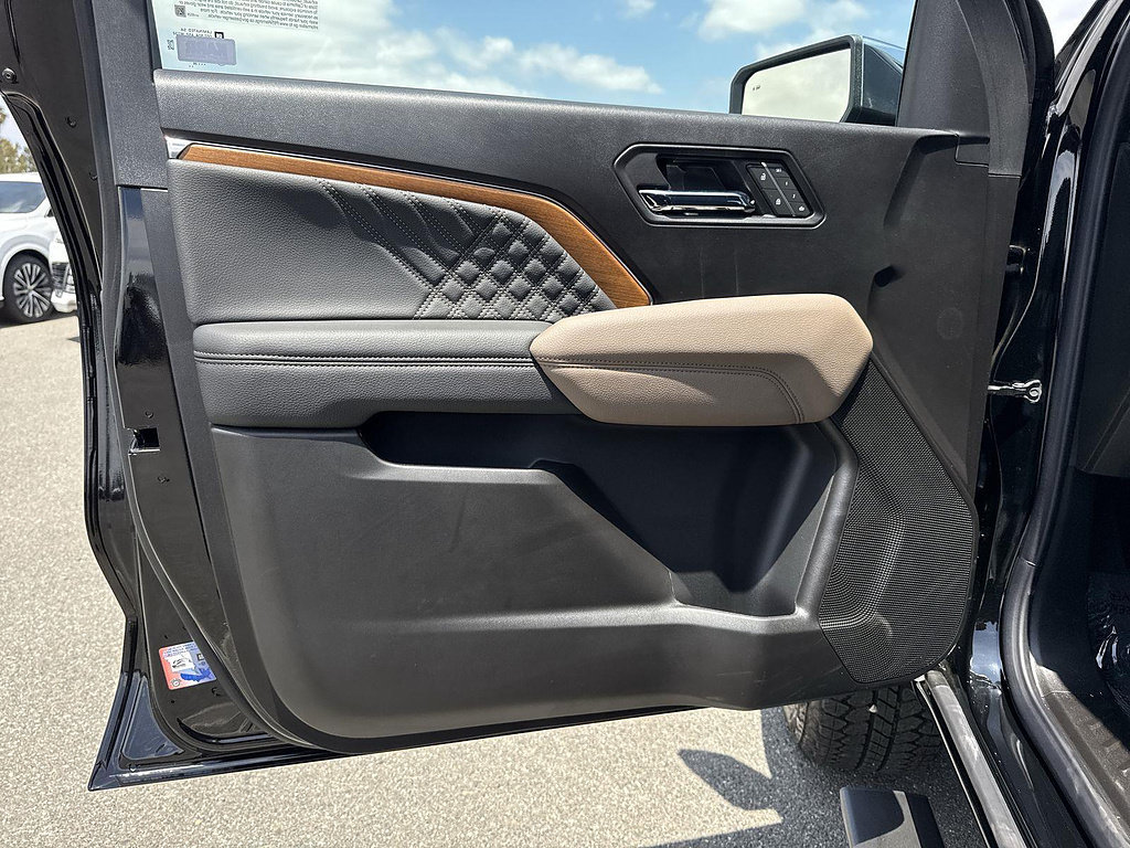 New 2026 GMC Canyon Denali w/ LPO, Denali Black Edition AWD/4WD image 19
