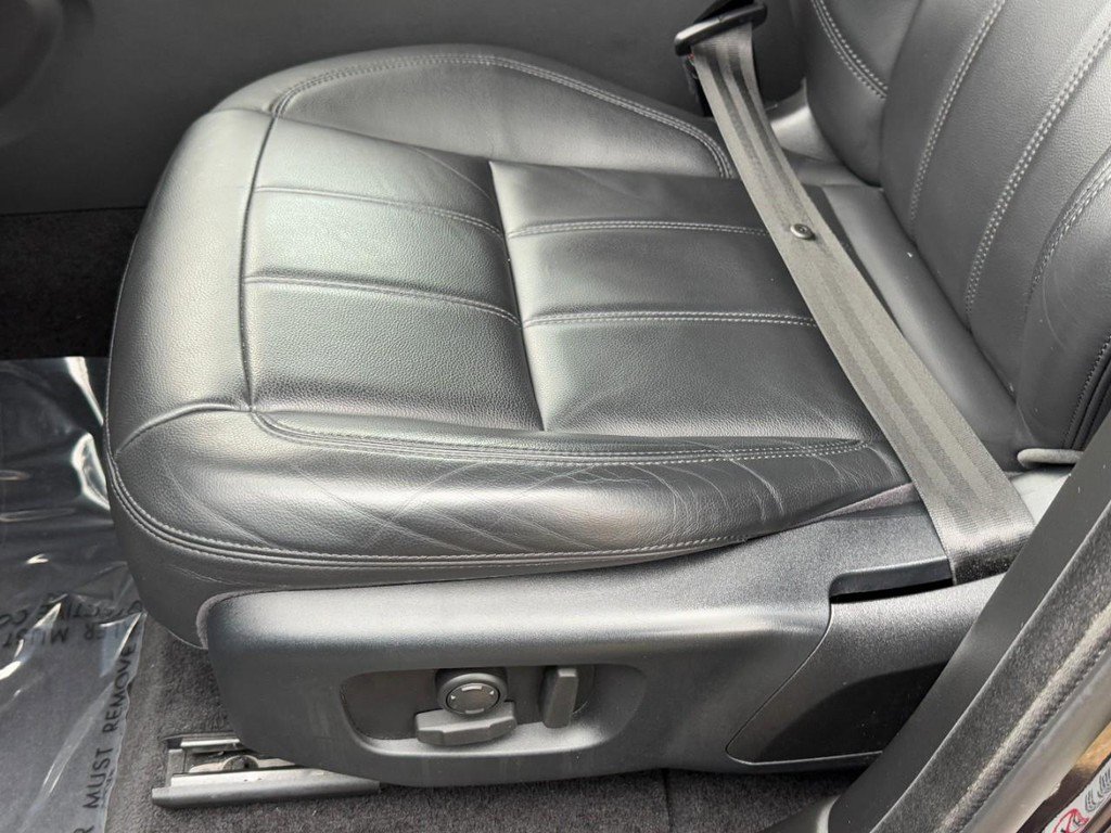 Used 2020 Land Rover Range Rover Sport SE image 23