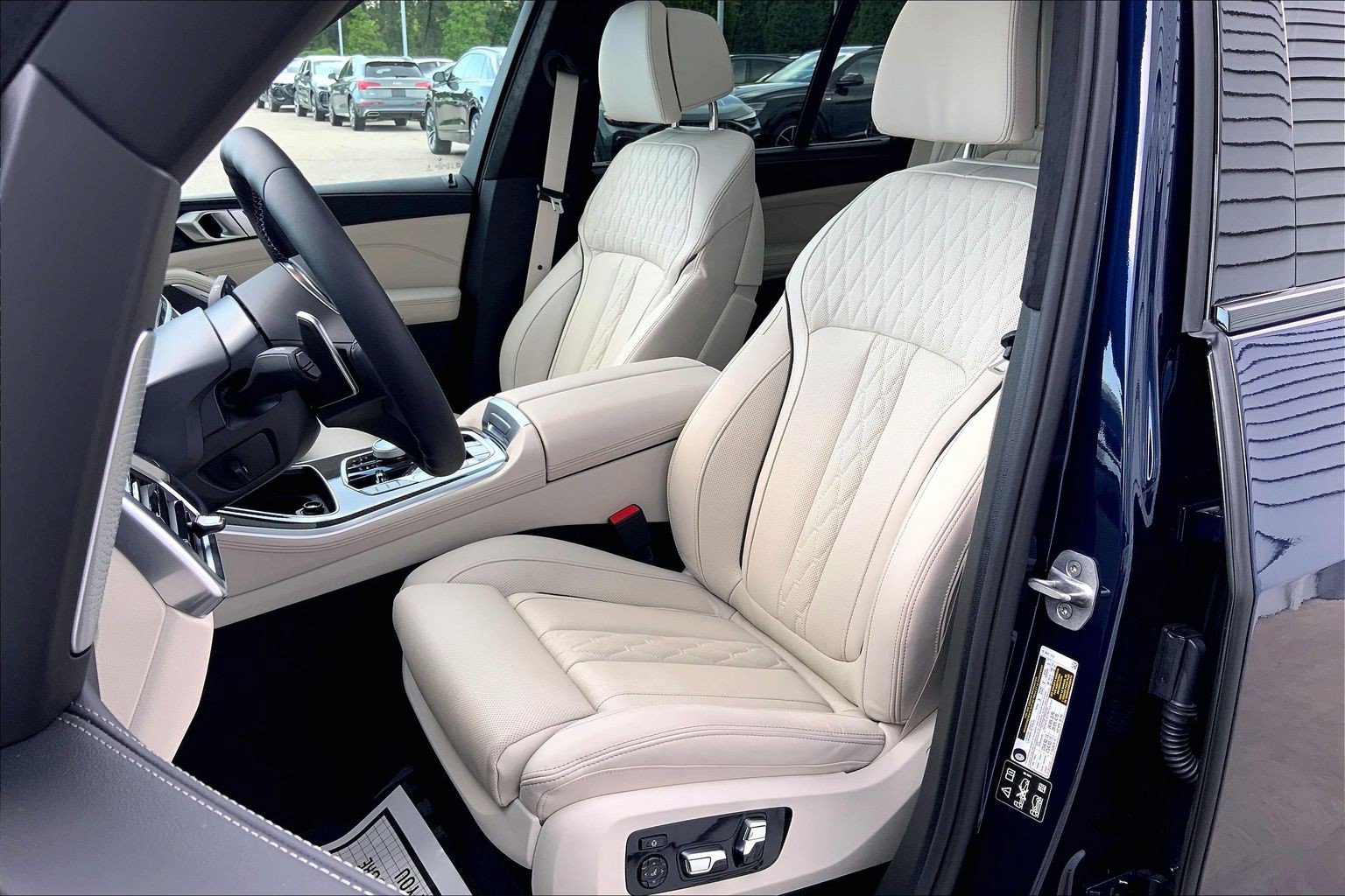 Used 2026 BMW X5 M60i w/ Executive Package AWD/4WD image 5