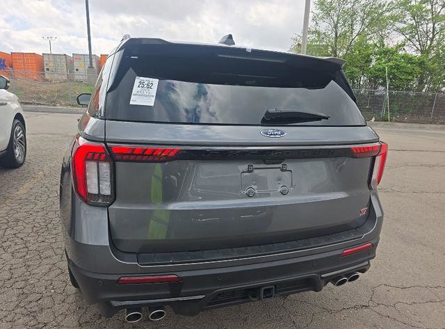 Used 2025 Ford Explorer ST w/ Sun And Sound Package AWD/4WD image 8