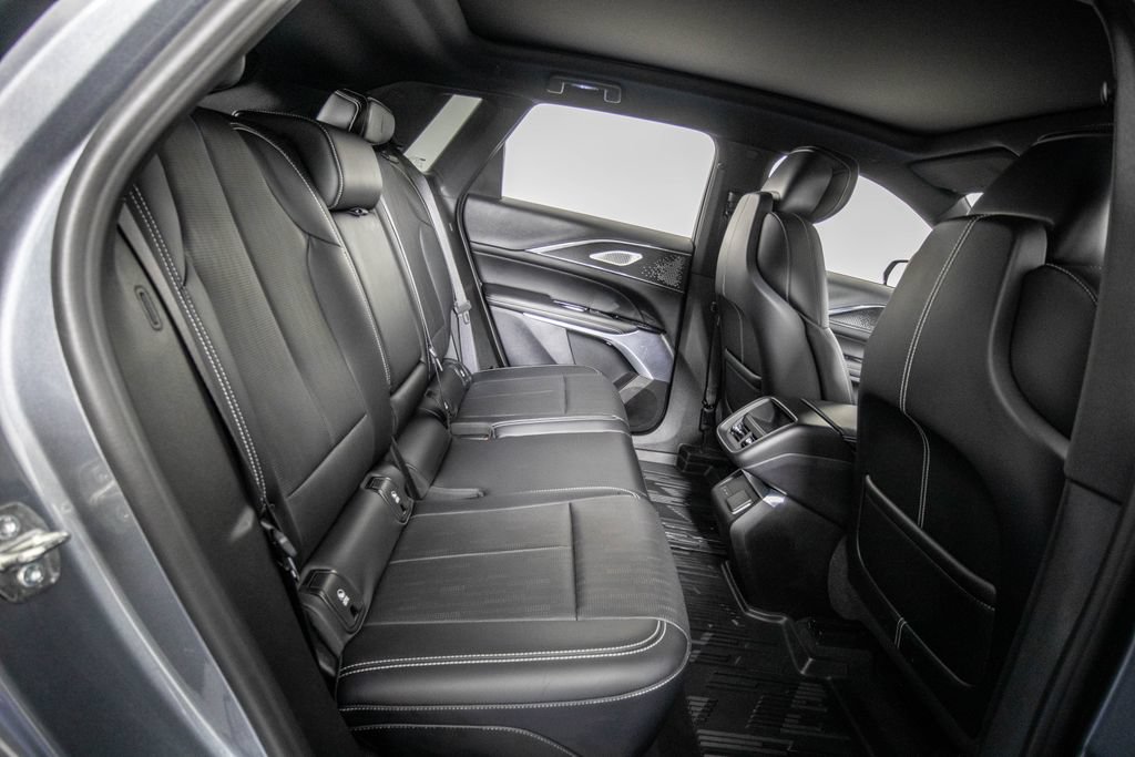 Used 2023 Cadillac Lyriq 2WD image 10