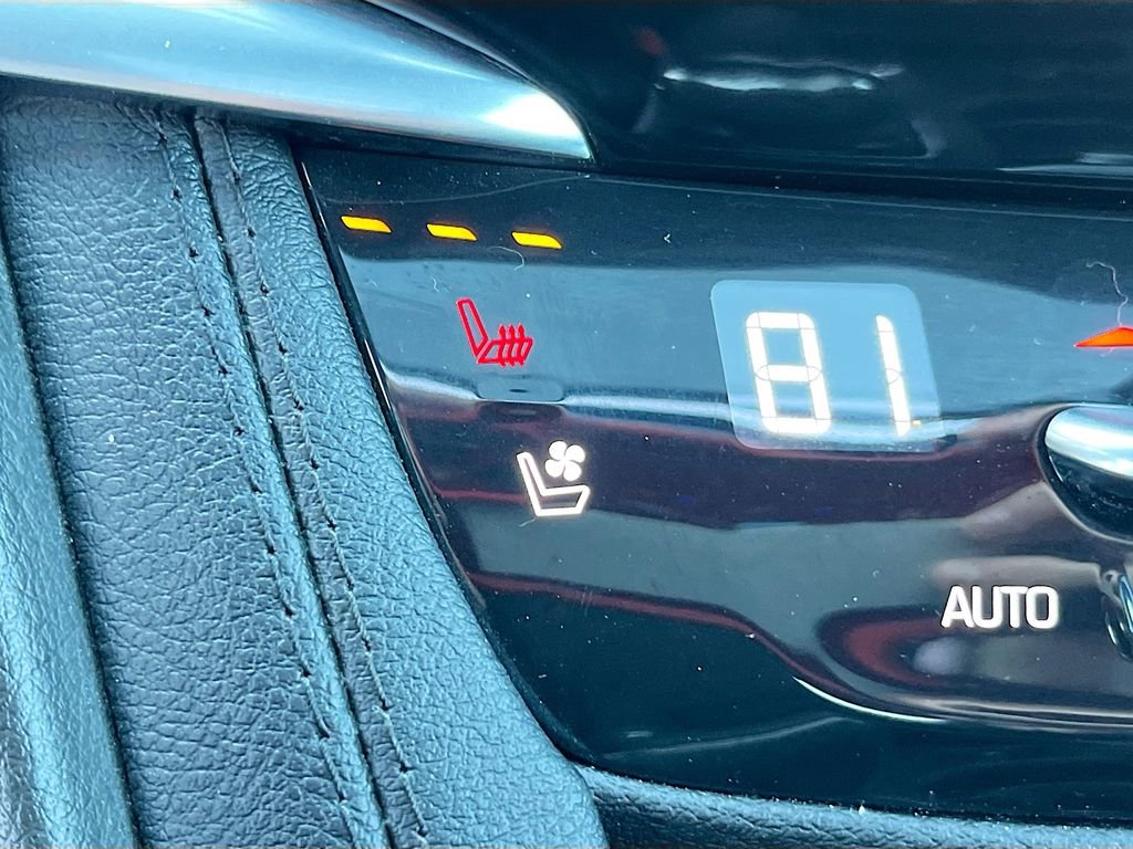 Used 2024 Cadillac XT6 Sport image 21