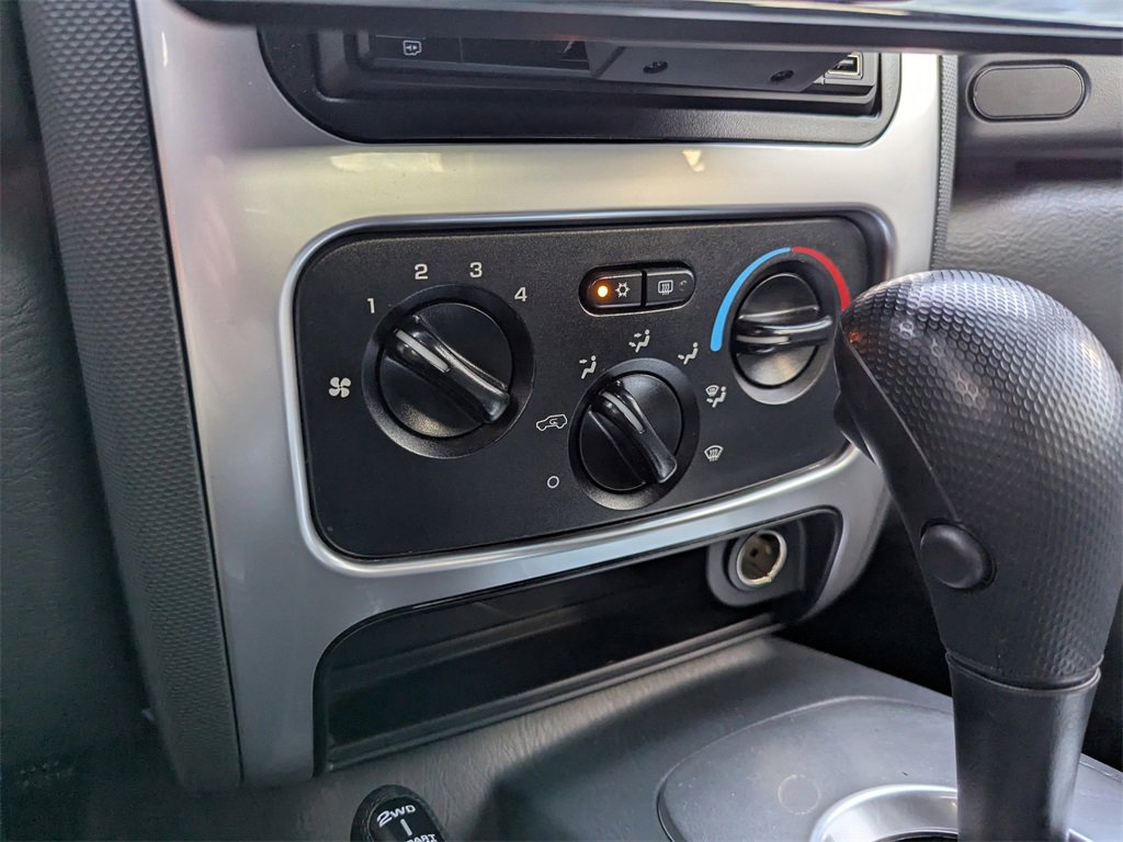 Used 2006 Jeep Liberty Limited image 23