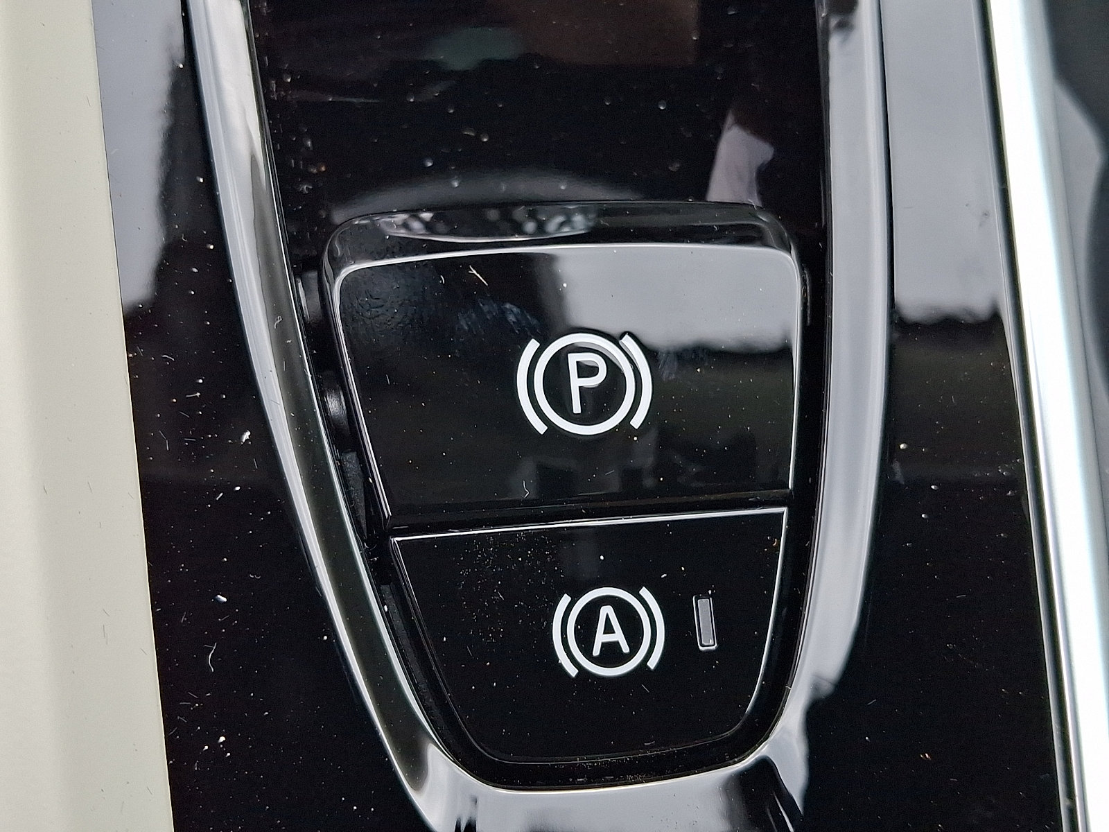 New 2027 Volvo XC60 B5 Ultra AWD/4WD image 19