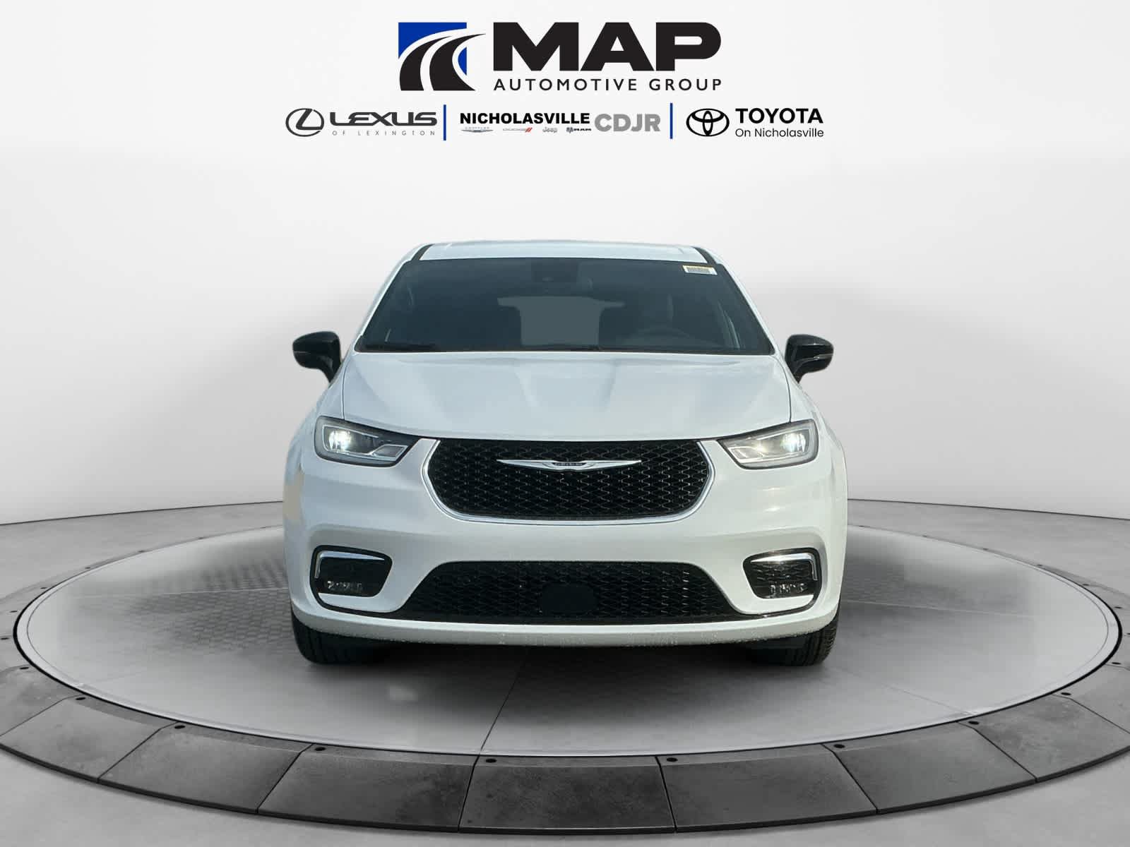New 2026 Chrysler Pacifica Select FWD image 9