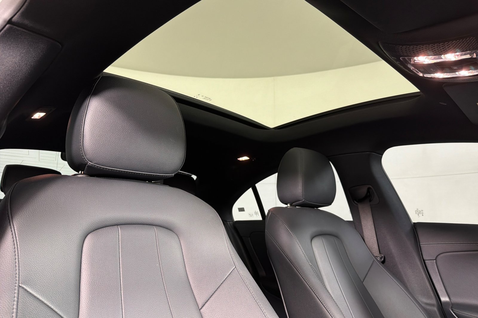 Used 2023 Mercedes-Benz CLA 250 image 15