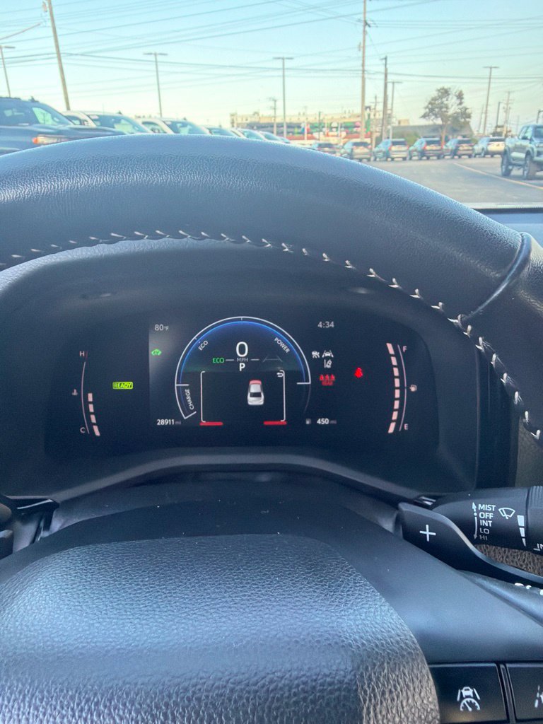 Used 2025 Toyota Camry SE FWD image 14