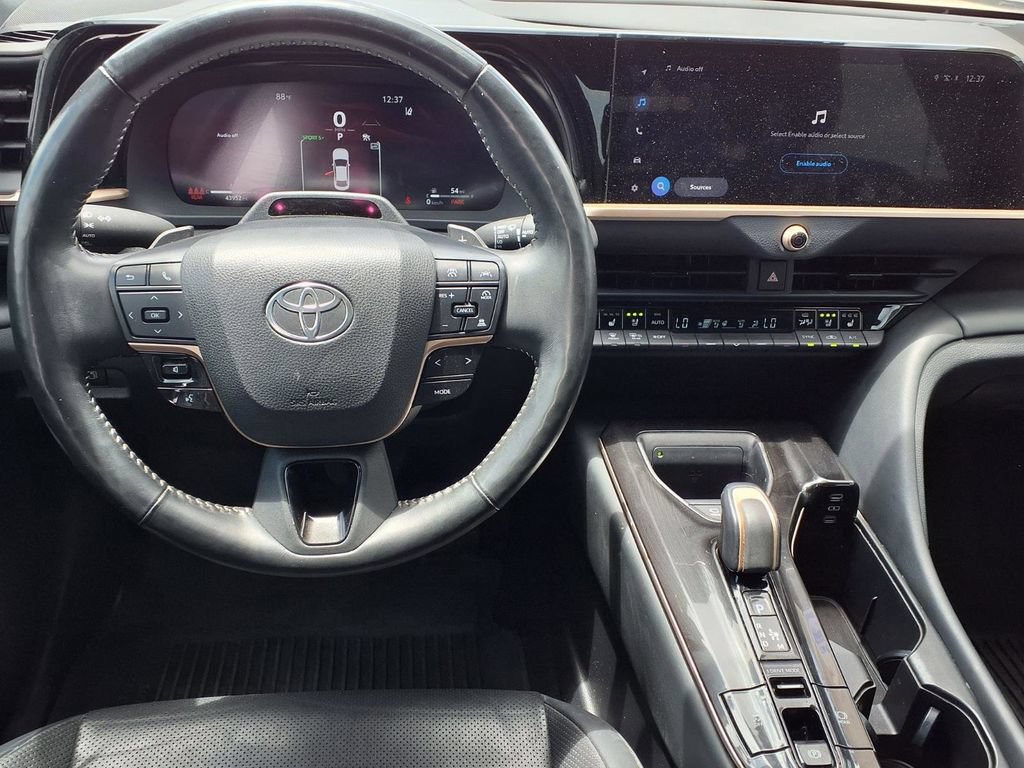Used 2024 Toyota Crown Platinum AWD/4WD image 14