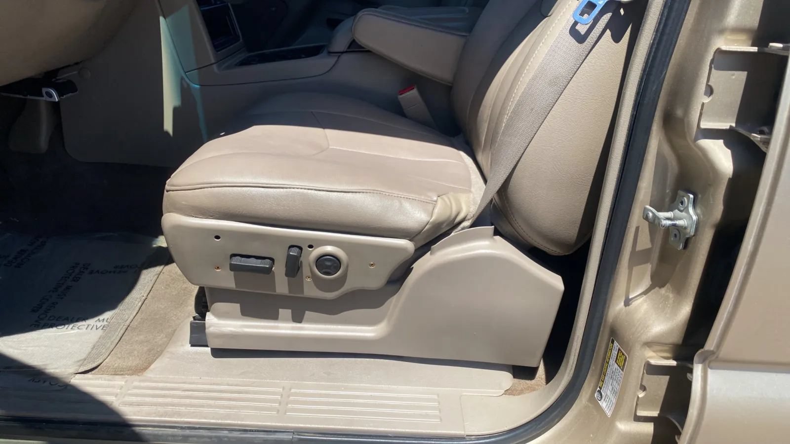 Used 2004 Chevrolet Silverado 2500 LT RWD image 19