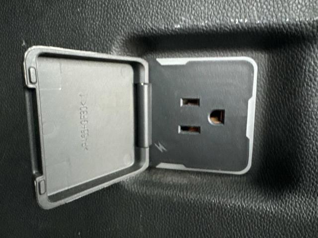 Used 2022 GMC Yukon XL SLT image 14