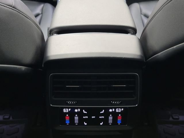 Used 2023 Audi Q7 3.0T Prestige image 31