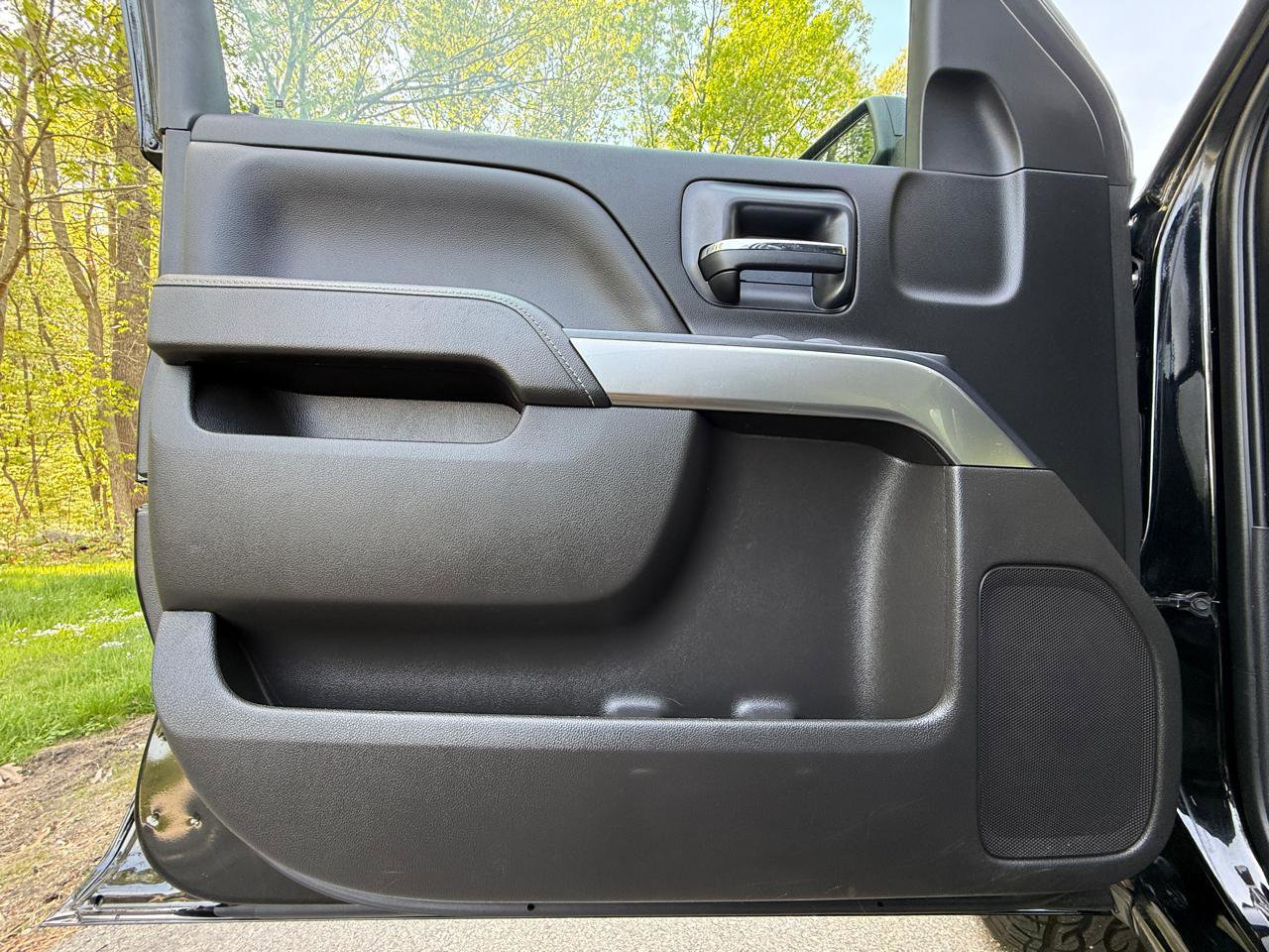 Used 2018 Chevrolet Silverado 1500 LT w/ All Star Edition AWD/4WD image 9