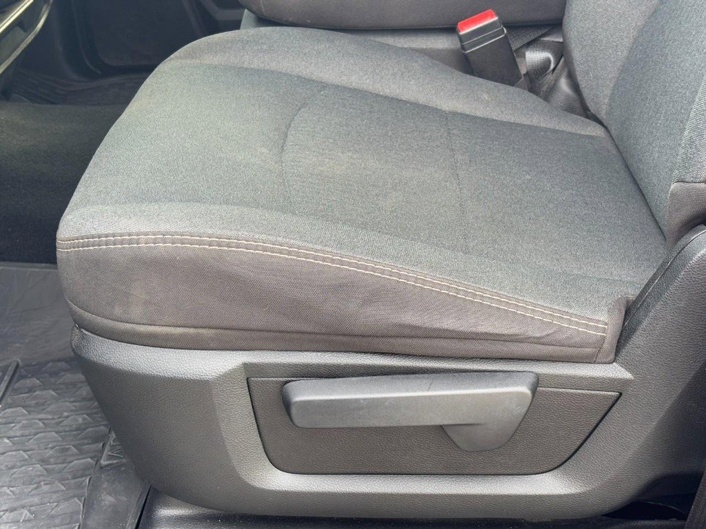 Used 2024 RAM 3500 Tradesman w/ Chrome Appearance Group image 28