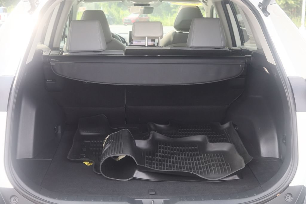 Used 2024 Toyota RAV4 XLE Premium FWD image 26