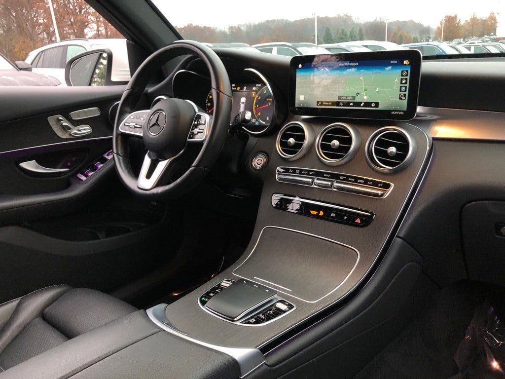 Used 2022 Mercedes-Benz GLC 300 4MATIC w/ Driver Assistance Package image 17