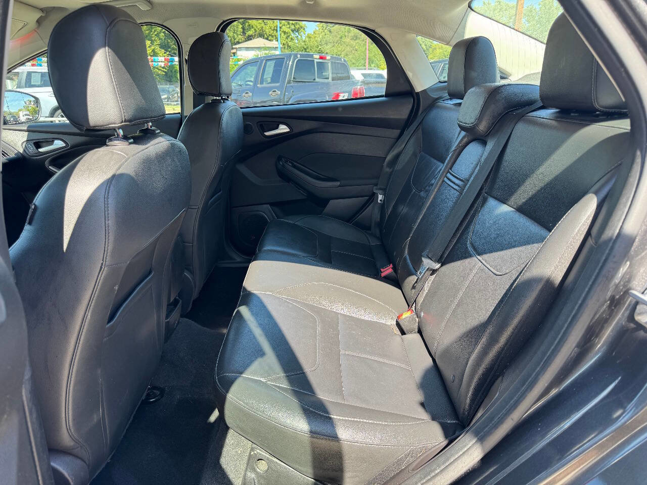 Used 2016 Ford Focus SE w/ Equipment Group 201A image 12