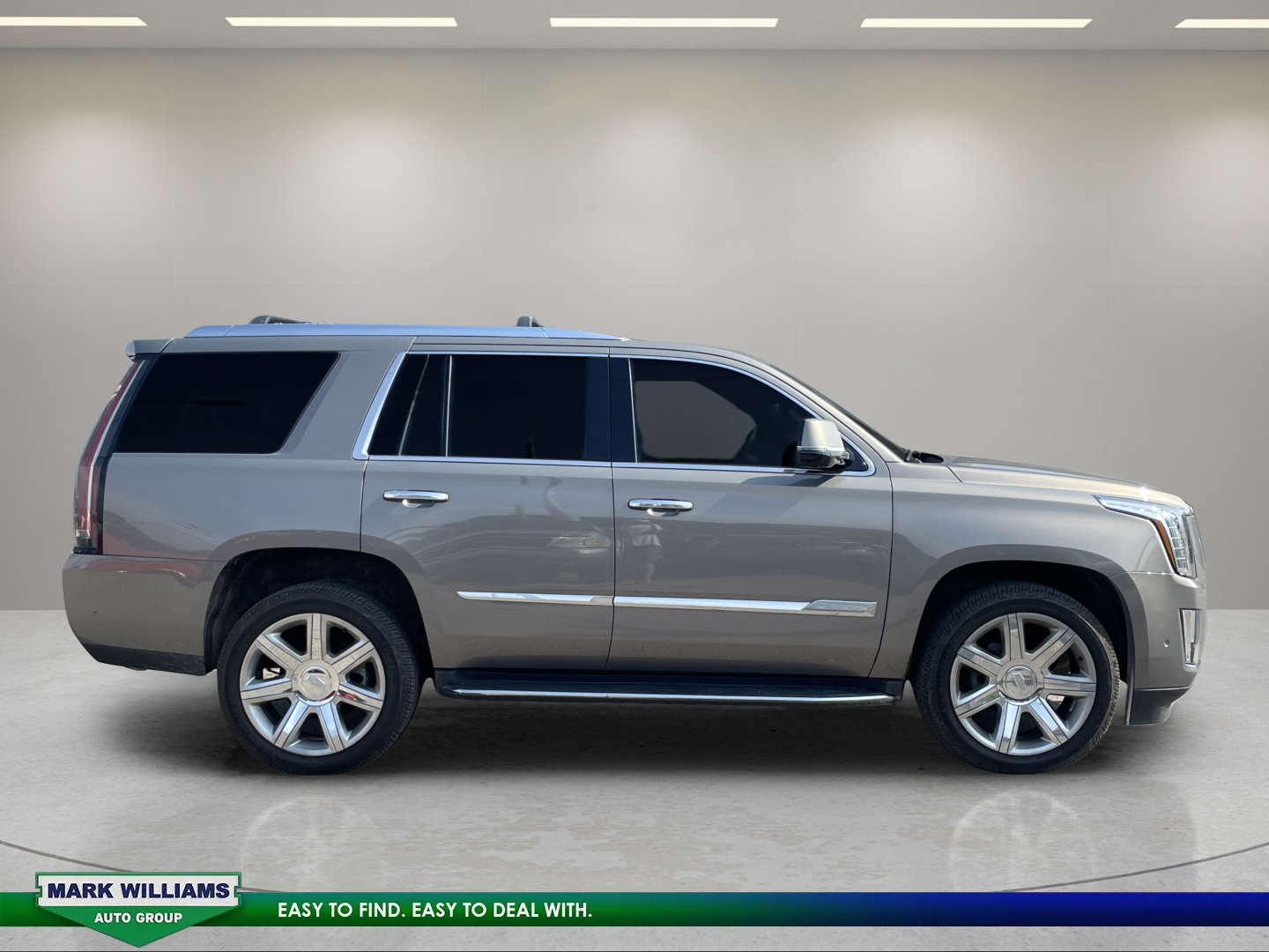 Used 2017 Cadillac Escalade Luxury AWD/4WD image 3