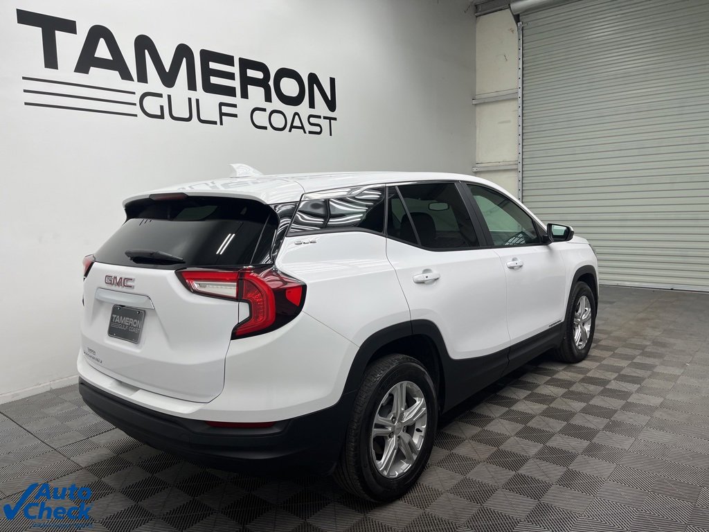 Used 2024 GMC Terrain SLE image 7