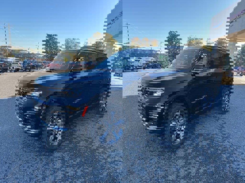 New 2025 Jeep Grand Cherokee L Limited w/ Luxury Tech Group II image 3