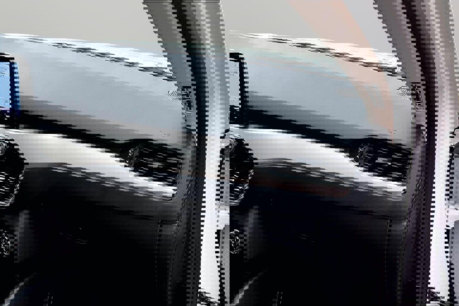 Used 2020 Ford Escape SE Sport image 21