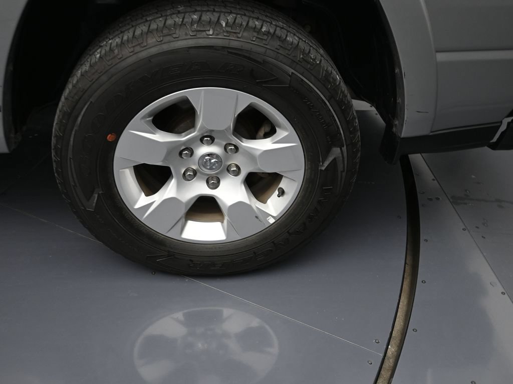 Used 2025 RAM 1500 Big Horn AWD/4WD image 9
