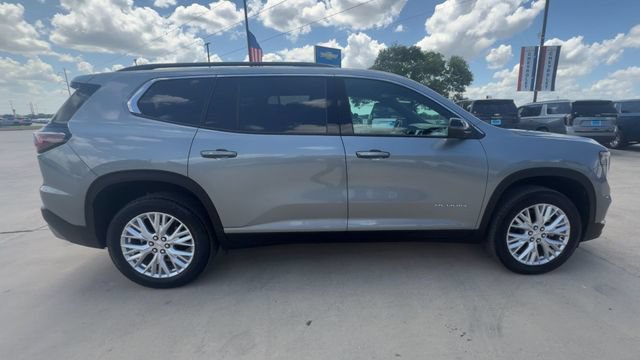 Certified 2026 GMC Acadia Elevation w/ Elevation Premium Package FWD image 9
