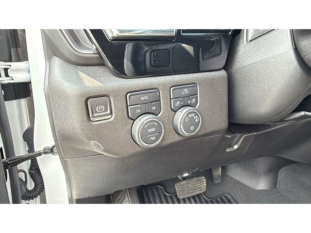 Used 2024 Chevrolet Silverado 1500 LT image 11