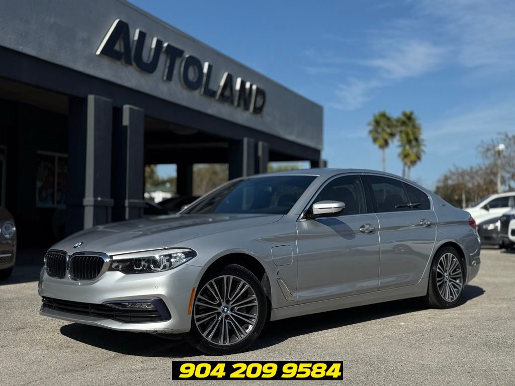 Used 2018 BMW 530e w/ Premium Package 2